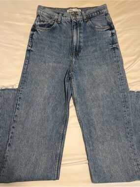 Zara Straight Leg Jeans in Medium Light Blue Wash